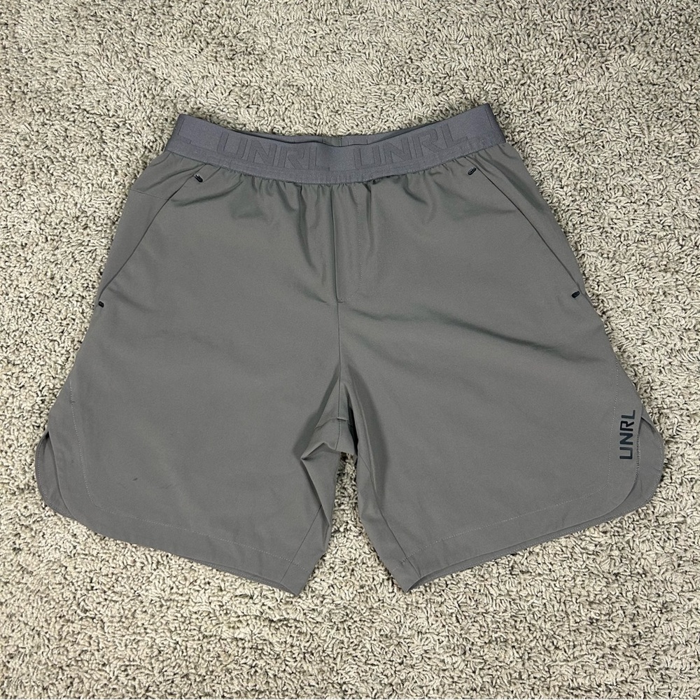 UNRL Athletic Shorts Mens Small 7.5" Gray Drawstring Gym Workout Performance